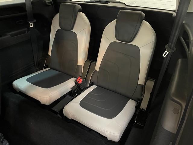 グランドC4 スペースツアラー シャイン ブルーHDi 希少レザーシート(マッサージ機能付) 2Lディーゼルターボ 8速AT 3列7人乗 前後ドラレコ Mirror Link ETC シートヒーター 助手席オットマン アダプティブクルーズコントロール(18枚目)