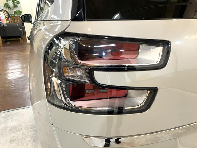 グランドC4 スペースツアラー シャイン ブルーHDi 3列7人乗り ガラスルーフ Bカメラ 360°カメラ ETC 電動リアゲート 純正フルセグナビ AppleCarplay Bluetooth 2L ディーゼルターボエンジン 6速AT USB入力端子(25枚目)