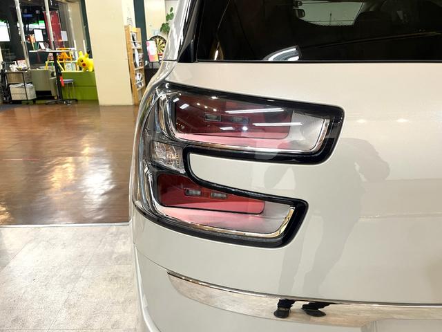 グランドC4 スペースツアラー シャイン ブルーHDi 3列7人乗り ガラスルーフ Bカメラ 360°カメラ ETC 電動リアゲート 純正フルセグナビ AppleCarplay Bluetooth 2L ディーゼルターボエンジン 6速AT USB入力端子(26枚目)