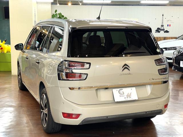 グランドC4 スペースツアラー シャイン ブルーHDi 3列7人乗り ガラスルーフ Bカメラ 360°カメラ ETC 電動リアゲート 純正フルセグナビ AppleCarplay Bluetooth 2L ディーゼルターボエンジン 6速AT USB入力端子(27枚目)