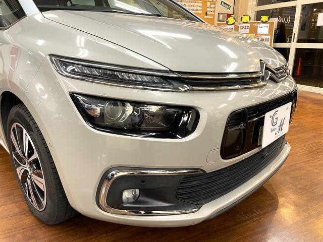 グランドC4 スペースツアラー シャイン ブルーHDi 3列7人乗り ガラスルーフ Bカメラ 360°カメラ ETC 電動リアゲート 純正フルセグナビ AppleCarplay Bluetooth 2L ディーゼルターボエンジン 6速AT USB入力端子(65枚目)