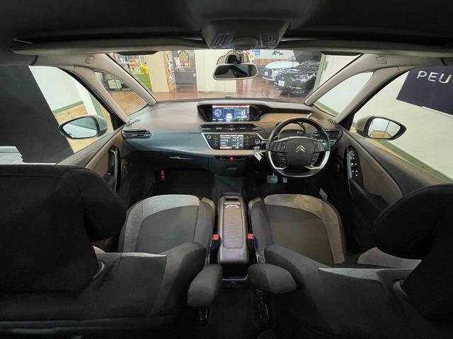 グランドC4 スペースツアラー シャイン ブルーHDi 3列7人乗り ガラスルーフ Bカメラ 360°カメラ ETC 電動リアゲート 純正フルセグナビ AppleCarplay Bluetooth 2L ディーゼルターボエンジン 6速AT USB入力端子(66枚目)