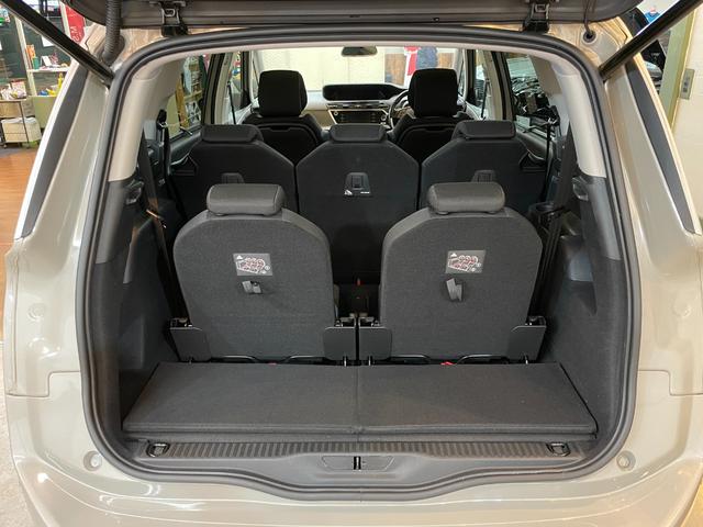 グランドC4 スペースツアラー シャイン ブルーHDi 3列7人乗り ガラスルーフ Bカメラ 360°カメラ ETC 電動リアゲート 純正フルセグナビ AppleCarplay Bluetooth 2L ディーゼルターボエンジン 6速AT USB入力端子(70枚目)