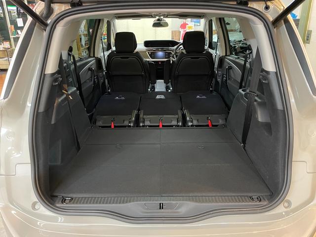 グランドC4 スペースツアラー シャイン ブルーHDi 3列7人乗り ガラスルーフ Bカメラ 360°カメラ ETC 電動リアゲート 純正フルセグナビ AppleCarplay Bluetooth 2L ディーゼルターボエンジン 6速AT USB入力端子(73枚目)