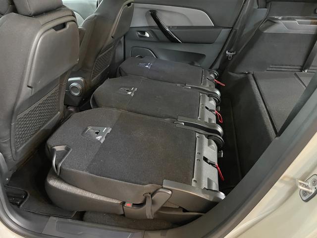 グランドC4 スペースツアラー シャイン ブルーHDi 3列7人乗り ガラスルーフ Bカメラ 360°カメラ ETC 電動リアゲート 純正フルセグナビ AppleCarplay Bluetooth 2L ディーゼルターボエンジン 6速AT USB入力端子(75枚目)