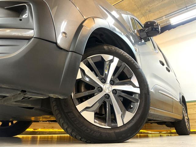 リフター ＧＴライン　ファースト　リミテッド　特別仕様車　マルチパノラミックルーフ　ｉ－Ｃｏｃｋｐｉｔ　アドバンスドグリップコントロール　１７インチアルミホイール　Ｂｌｕｅｔｏｏｔｈ　Ａｐｐｌｅ　Ｃａｒｐｌａｙ　Ａｎｄｒｏｉｄ　Ａｕｔｏ　ＥＴＣ（12枚目）