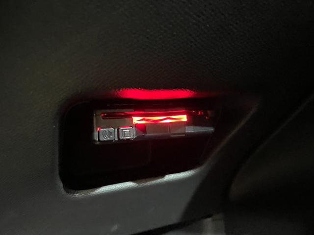 208 GT 8速AT 1.2Lターボ パノラマガラスルーフ ハーフレザーシート 純正ディスプレイオーディオ Apple car play Android Auto アクティブセーフティブレーキ Bモニター(18枚目)