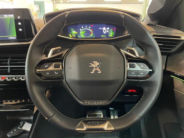 208 GT 8速AT 1.2Lターボ パノラマガラスルーフ ハーフレザーシート 純正ディスプレイオーディオ Apple car play Android Auto アクティブセーフティブレーキ Bモニター(20枚目)
