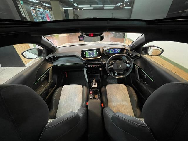 208 GT 8速AT 1.2Lターボ パノラマガラスルーフ ハーフレザーシート 純正ディスプレイオーディオ Apple car play Android Auto アクティブセーフティブレーキ Bモニター(60枚目)