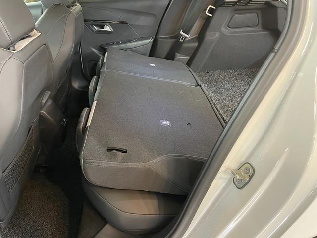 208 GT 8速AT 1.2Lターボ パノラマガラスルーフ ハーフレザーシート 純正ディスプレイオーディオ Apple car play Android Auto アクティブセーフティブレーキ Bモニター(76枚目)