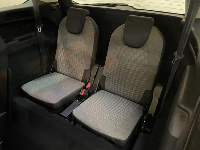 ３列目のシートもとても綺麗ですね♪