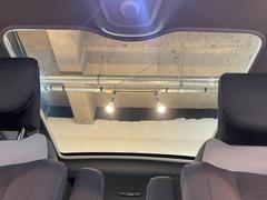 パノラミックルーフが車内をさらに明るくします！ 6