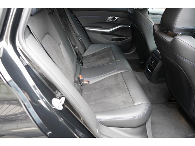 ３シリーズ ３２０ｄ　ｘＤｒｉｖｅツーリング　Ｍスポーツ　ワンオーナー　ブラックコンビレザーシート　シートヒーター　パワーシート　純正１８インチＡＷ　パノラミックビューモニター　ツインオートエアコン　ＰＤＣ　パドルシフト　純正ナビ　Ａｐｐｌｅｃａｒｐｌａｙ（26枚目）