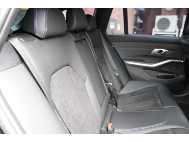 ３シリーズ ３２０ｄ　ｘＤｒｉｖｅツーリング　Ｍスポーツ　ワンオーナー　ブラックコンビレザーシート　シートヒーター　パワーシート　純正１８インチＡＷ　パノラミックビューモニター　ツインオートエアコン　ＰＤＣ　パドルシフト　純正ナビ　Ａｐｐｌｅｃａｒｐｌａｙ（27枚目）