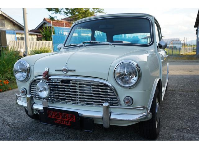 ＭＩＮＩ 　モーリス　クーパーＳ　ＭＫ－１　仕様　ＫＯＢＲＡシート　１０インチキット　エアコン付き（右側吹き出し口有り）　センターメーター　ドア＆フロントリップパネルＭＫ－１仕様（2枚目）