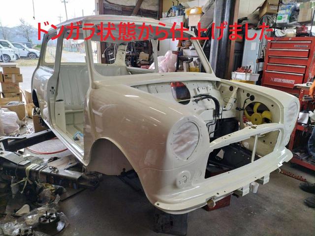 ＭＩＮＩ 　モーリス　クーパーＳ　ＭＫ－１　仕様　ＫＯＢＲＡシート　１０インチキット　エアコン付き（右側吹き出し口有り）　センターメーター　ドア＆フロントリップパネルＭＫ－１仕様（4枚目）