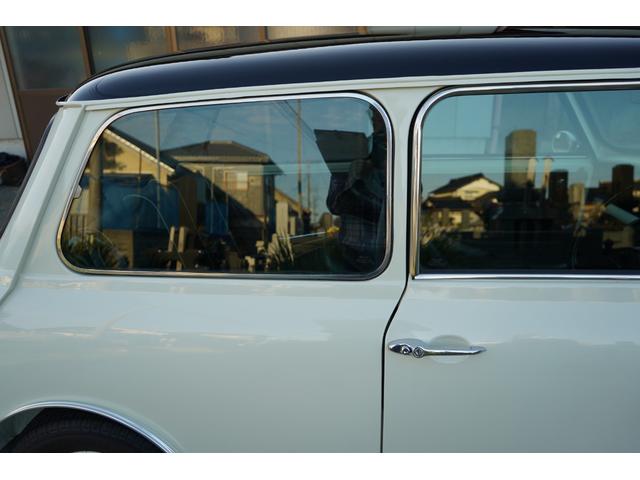 ＭＩＮＩ 　モーリス　クーパーＳ　ＭＫ－１　仕様　ＫＯＢＲＡシート　１０インチキット　エアコン付き（右側吹き出し口有り）　センターメーター　ドア＆フロントリップパネルＭＫ－１仕様（32枚目）