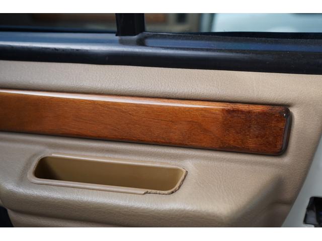 レンジローバー  コイルサスコンバージョンキット構造変更済み ベージュレザーシート ムーンルーフ 純正16インチAW BF GOODrich パイオニアカーAV Apple Cae Play 前後ドラレコ ウッドパネル(16枚目)