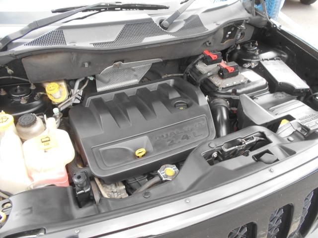 ジープ・パトリオット リミテッド　国内最終モデルブラックリミテッド　純正アルミブラック加工　ジオランダーＭＴ　カロッツェリアナビ　フルセグ　バックカメラ　ＥＴＣ　Ｂｌｕｅｔｏｏｔｈ接続ＯＫ　フルタイム４ＷＤ　ブラックレザーシート（20枚目）