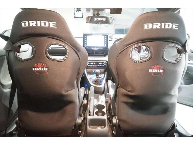 ＧＲヤリス ＲＺ　ハイパフォーマンス　ファーストエディション　ＢＲＩＤＥバケットシート　トムスエアロキット　ヴァリスカーボンボンネット　ＨＫＳ車高調　ＲＡＹＳ鍛造１８ＡＷ　プロテクションフィルム　前後タワーバー　カスタム（17枚目）