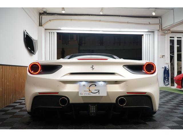 ４８８ＧＴＢ ベースグレード　ビアンコイタリア　純正ツートンカラー　ブラックレザー　ＯＰ７００　カーボン　プロテクション　ノビテックダウンサス（純正有）　スペーサー　ＥＢＭモジュール　ディーラー点検整備　記録簿　ディーラー車（9枚目）