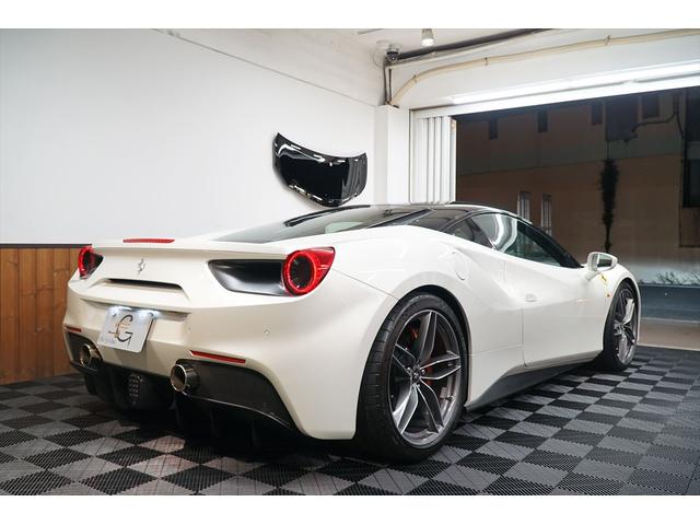 ４８８ＧＴＢ ベースグレード　ビアンコイタリア　純正ツートンカラー　ブラックレザー　ＯＰ７００　カーボン　プロテクション　ノビテックダウンサス（純正有）　スペーサー　ＥＢＭモジュール　ディーラー点検整備　記録簿　ディーラー車（39枚目）