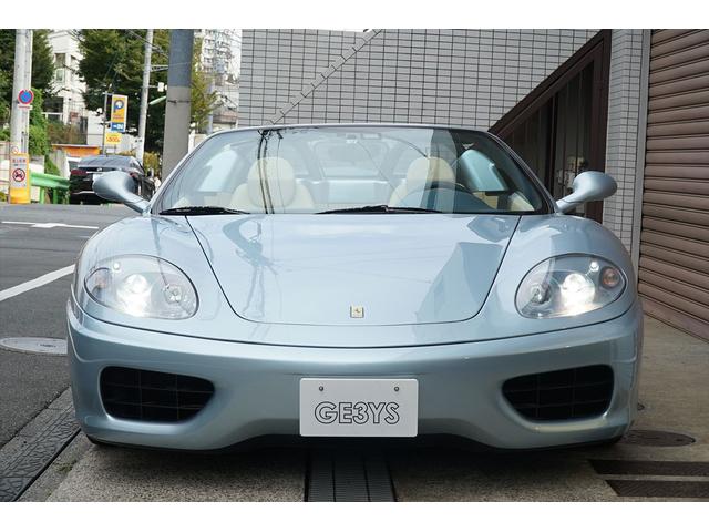 360 F1スパイダー ジャパンプレミア展示車両 ベタツキ除去済み 整備済み グリジオアロイ クレマレザー イエローキャリパー ヘッドレスト刺繍 HDDナビTV 360度ドラレコ 純正18AW 整備記録簿 ディーラー車(8枚目)