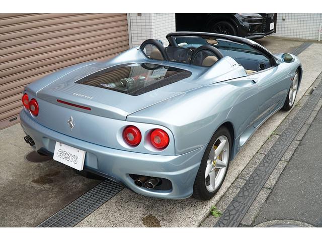 360 F1スパイダー ジャパンプレミア展示車両 ベタツキ除去済み 整備済み グリジオアロイ クレマレザー イエローキャリパー ヘッドレスト刺繍 HDDナビTV 360度ドラレコ 純正18AW 整備記録簿 ディーラー車(9枚目)
