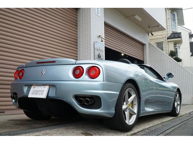 360 F1スパイダー ジャパンプレミア展示車両 ベタツキ除去済み 整備済み グリジオアロイ クレマレザー イエローキャリパー ヘッドレスト刺繍 HDDナビTV 360度ドラレコ 純正18AW 整備記録簿 ディーラー車(12枚目)