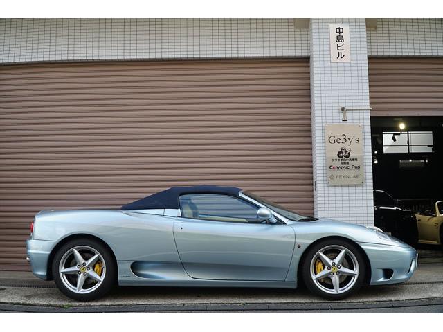 360 F1スパイダー ジャパンプレミア展示車両 ベタツキ除去済み 整備済み グリジオアロイ クレマレザー イエローキャリパー ヘッドレスト刺繍 HDDナビTV 360度ドラレコ 純正18AW 整備記録簿 ディーラー車(14枚目)