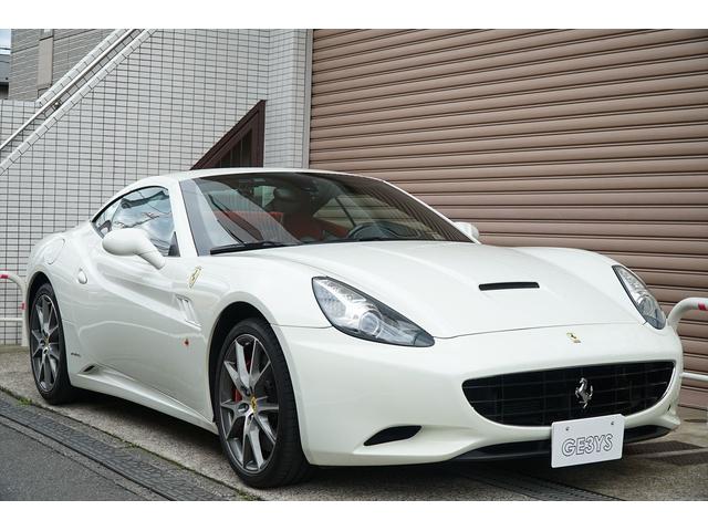 カリフォルニア ベースグレード ビアンコアヴス ロッソレザー カロッツェリアHDDナビTV バックカメラ LEDカーボンステアリング シートヒーター 20AW 七宝焼き イエローレブカウンター エンボスドヘッドレスト ディーラー車(31枚目)