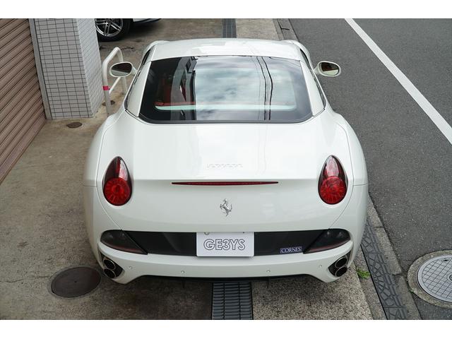 カリフォルニア ベースグレード ビアンコアヴス ロッソレザー カロッツェリアHDDナビTV バックカメラ LEDカーボンステアリング シートヒーター 20AW 七宝焼き イエローレブカウンター エンボスドヘッドレスト ディーラー車(35枚目)