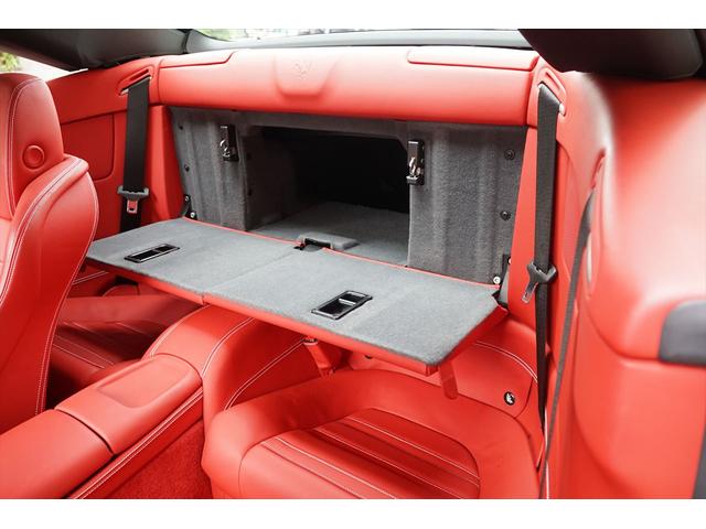 カリフォルニア ベースグレード ビアンコアヴス ロッソレザー カロッツェリアHDDナビTV バックカメラ LEDカーボンステアリング シートヒーター 20AW 七宝焼き イエローレブカウンター エンボスドヘッドレスト ディーラー車(40枚目)