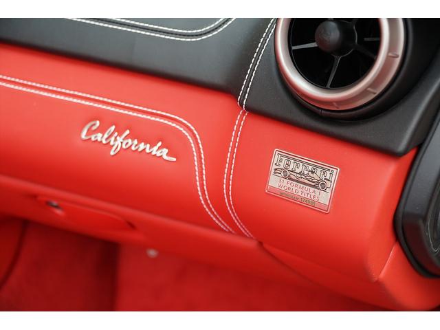 カリフォルニア ベースグレード ビアンコアヴス ロッソレザー カロッツェリアHDDナビTV バックカメラ LEDカーボンステアリング シートヒーター 20AW 七宝焼き イエローレブカウンター エンボスドヘッドレスト ディーラー車(48枚目)