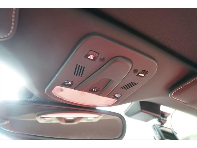 カリフォルニア ベースグレード ビアンコアヴス ロッソレザー カロッツェリアHDDナビTV バックカメラ LEDカーボンステアリング シートヒーター 20AW 七宝焼き イエローレブカウンター エンボスドヘッドレスト ディーラー車(50枚目)