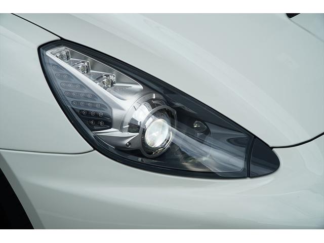 カリフォルニア ベースグレード ビアンコアヴス ロッソレザー カロッツェリアHDDナビTV バックカメラ LEDカーボンステアリング シートヒーター 20AW 七宝焼き イエローレブカウンター エンボスドヘッドレスト ディーラー車(54枚目)