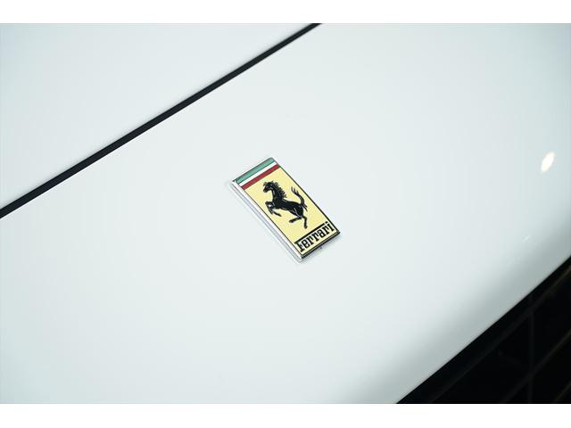 カリフォルニア ベースグレード ビアンコアヴス ロッソレザー カロッツェリアHDDナビTV バックカメラ LEDカーボンステアリング シートヒーター 20AW 七宝焼き イエローレブカウンター エンボスドヘッドレスト ディーラー車(55枚目)