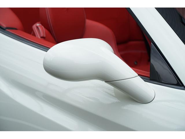 カリフォルニア ベースグレード ビアンコアヴス ロッソレザー カロッツェリアHDDナビTV バックカメラ LEDカーボンステアリング シートヒーター 20AW 七宝焼き イエローレブカウンター エンボスドヘッドレスト ディーラー車(57枚目)