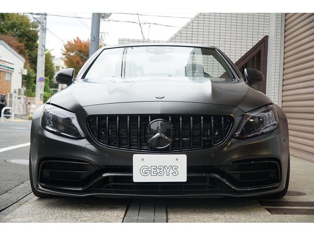 Ｃクラス Ｃ６３　Ｓカブリオレ　後期型　左ハンドル　ブラックアウト　マッドブラックラッピング　純正ナビＴＶ　ブルメスターサウンド　バックカメラ　ドラレコ　ＡＭＧ２０ＡＷ　メモリーパワーシート　シートヒーター　整備記録簿　ディーラー車（9枚目）