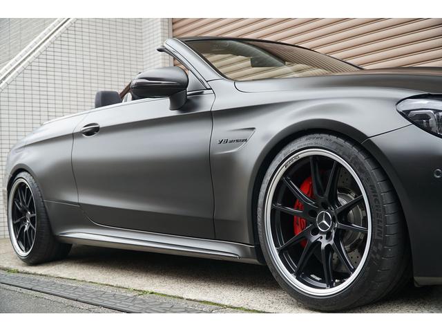 Ｃクラス Ｃ６３　Ｓカブリオレ　後期型　左ハンドル　ブラックアウト　マッドブラックラッピング　純正ナビＴＶ　ブルメスターサウンド　バックカメラ　ドラレコ　ＡＭＧ２０ＡＷ　メモリーパワーシート　シートヒーター　整備記録簿　ディーラー車（10枚目）