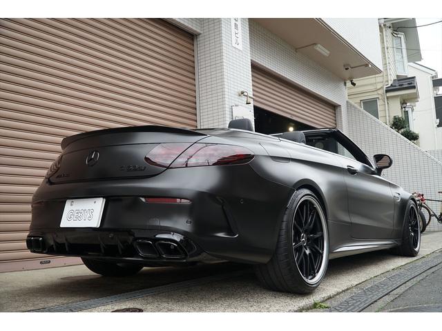 Ｃクラス Ｃ６３　Ｓカブリオレ　後期型　左ハンドル　ブラックアウト　マッドブラックラッピング　純正ナビＴＶ　ブルメスターサウンド　バックカメラ　ドラレコ　ＡＭＧ２０ＡＷ　メモリーパワーシート　シートヒーター　整備記録簿　ディーラー車（12枚目）