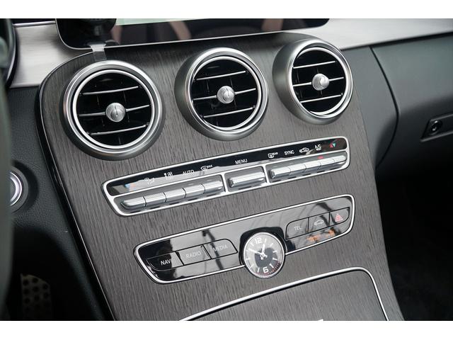 Ｃクラス Ｃ６３　Ｓカブリオレ　後期型　左ハンドル　ブラックアウト　マッドブラックラッピング　純正ナビＴＶ　ブルメスターサウンド　バックカメラ　ドラレコ　ＡＭＧ２０ＡＷ　メモリーパワーシート　シートヒーター　整備記録簿　ディーラー車（22枚目）