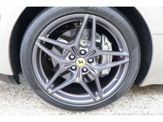 カリフォルニアＴ ベースグレード　グリジオイングリッド　ＬＥＤカーボンステア　バックカメラ　純正鍛造２０ＡＷ　マグネライドサスペンション　アップルカープレイ　デイトナスタイルシート　ＥＢＭ　シートヒーター　パークセンサー　左ハンドル（46枚目）