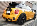 ジョンクーパーワークス 6MT ボルカニックオレンジ ブラックルーフ ボンネットストライプ クルーズコントロール ヘッドアップディスプレイ JCW17AW JCWツインエキゾースト 純正ナビ 記録簿 ディーラー車(10枚目)