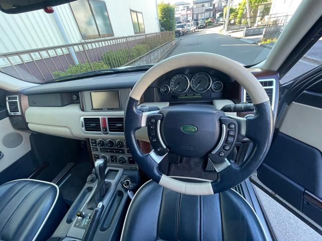 レンジローバー ヴォーグ　４ＷＤ　社外ナビインストール済　走行距離７３，０００Ｋｍ　クルーズコントロール　バックカメラ　ナビ　本革シート　パワーシート　シートヒーター　サンルーフ　ＥＴＣ　クリアランスソナー（11枚目）