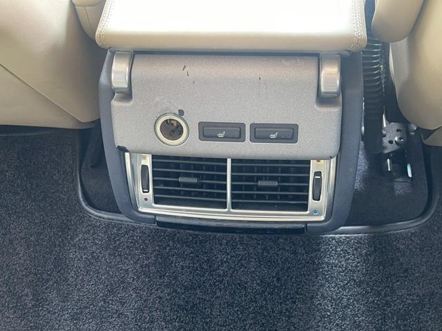 レンジローバー ヴォーグ　ヴォーグ　４ＷＤ　Ｌ３２２　前期ＢＭＷ紺×ベージュ　クルーズコントロール　バックカメラ　ナビ　本革シート　パワーシート　シートヒーター　サンルーフ　ＥＴＣ（12枚目）