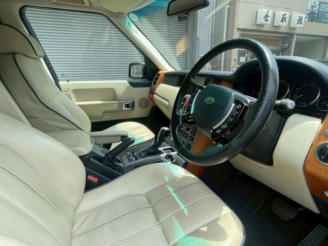 レンジローバー ヴォーグ　ヴォーグ　４ＷＤ　Ｌ３２２　前期ＢＭＷ紺×ベージュ　クルーズコントロール　バックカメラ　ナビ　本革シート　パワーシート　シートヒーター　サンルーフ　ＥＴＣ（16枚目）