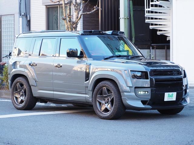 ディフェンダー １１０Ｓ　Ｐ３００　４ＷＤ　ＫＡＨＮ　ＤＲＹ　Ｃａｒｂｏｎ　Ｗｉｄｅ　Ｔｒａｃｋｋｉｔ　　ドライカーボンワイドトラックフルキット　オールペイント　アダプティブクルーズコントロール　全方位カメラ　ナビ　本革シート（5枚目）