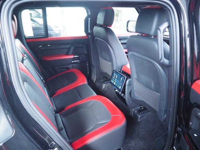 ディフェンダー １１０Ｓ　Ｐ３００　４ＷＤ　ＫＡＨＮ　ＤＲＹ　Ｃａｒｂｏｎ　Ｗｉｄｅ　Ｔｒａｃｋｋｉｔ　　ドライカーボンワイドトラックフルキット　オールペイント　アダプティブクルーズコントロール　全方位カメラ　ナビ　本革シート（16枚目）