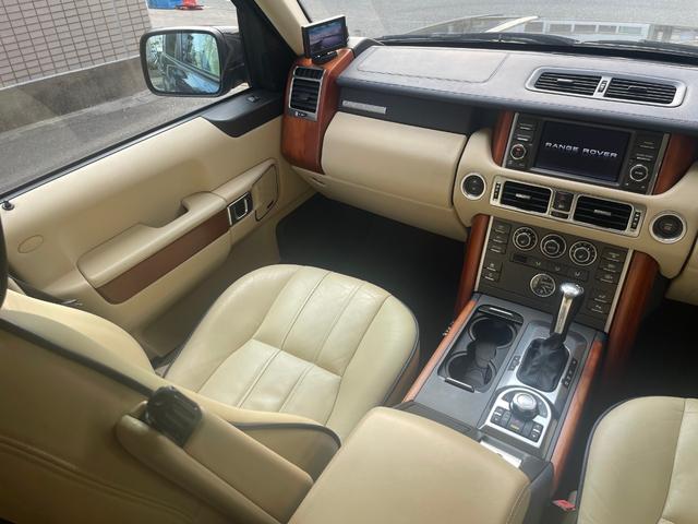 レンジローバーヴォーグ 　弊社ダイレクトインポート３，６３０　ｃｃ　Ｖ８　Ｔｗｉｎ－Ｔｕｒｂｏ　Ｄｉｅｓｅｌ　ＲＡＮＧＥＲＳ並行輸入　排ガス規制クリア　クルーズコントロール　本革シート　パワーシート　シートヒーター（22枚目）